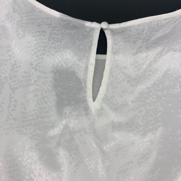 Torrid White BabyDoll Snake blouse 00 Medium Large - Picture 2 of 6